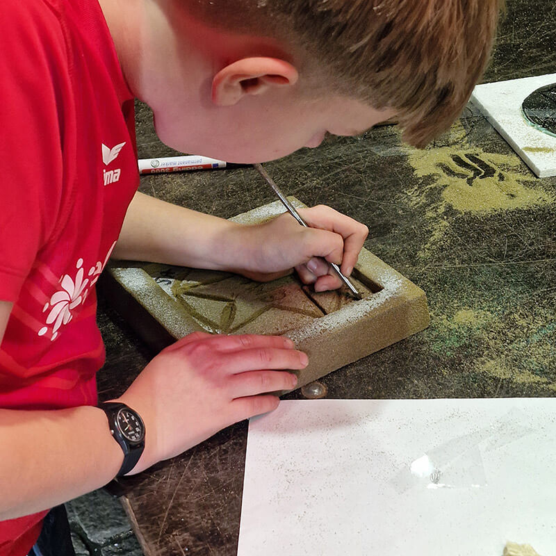 DIE DEM STAHL FEUER MACHEN - ein Schulprojekt 2024 im Industriemuseum Brandenburg DIE DEM STAHL FEUER MACHEN - ein Schulprojekt 2024 im Industriemuseum Brandenburg