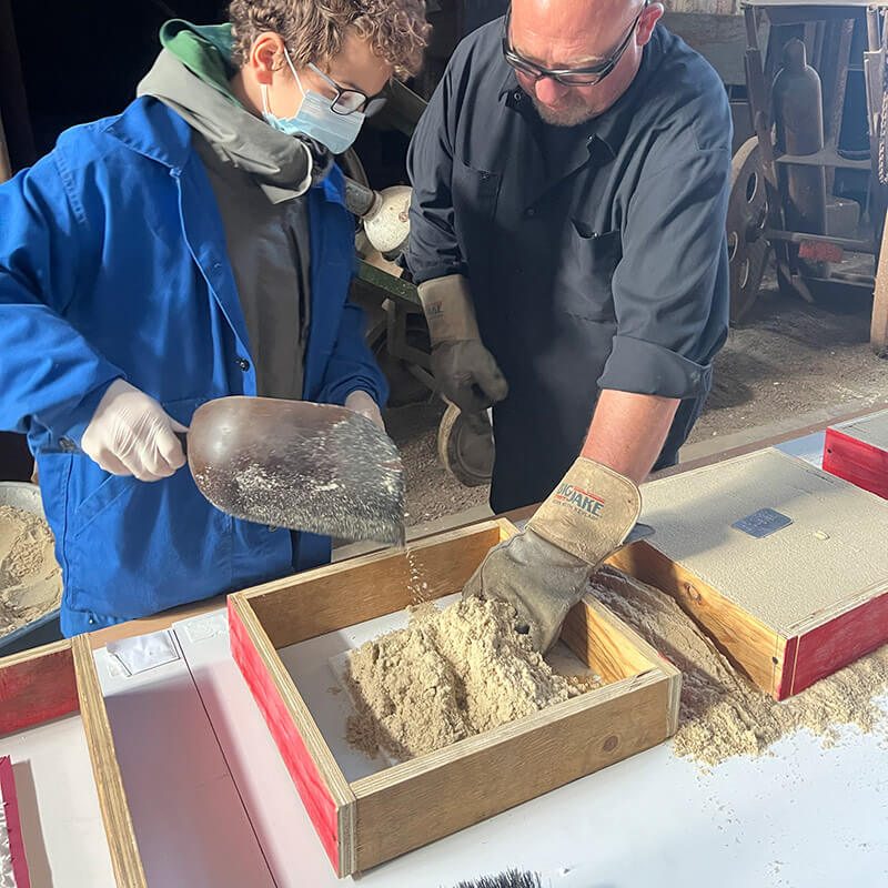 DIE DEM STAHL FEUER MACHEN - ein Schulprojekt 2024 im Industriemuseum Brandenburg DIE DEM STAHL FEUER MACHEN - ein Schulprojekt 2024 im Industriemuseum Brandenburg