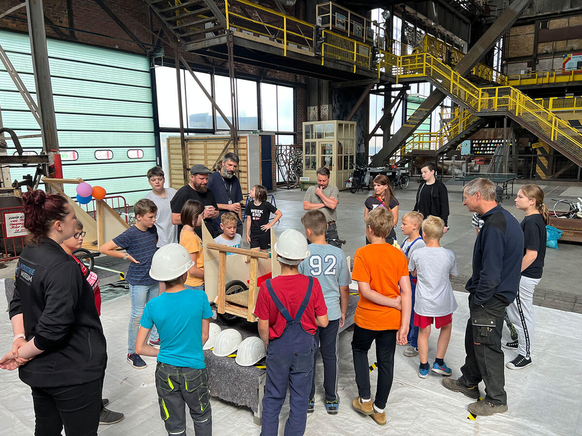 Seifenkistenrennen - ein Schulprojekt 2023 im Industriemuseum Brandenburg Seifenkistenrennen - ein Schulprojekt 2023 im Industriemuseum Brandenburg