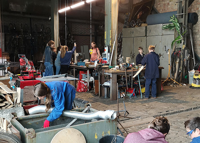 Schulprojekt Vögel aus STahl im Industriemuseum Brandenburg Schulprojekt Vögel aus STahl im Industriemuseum Brandenburg