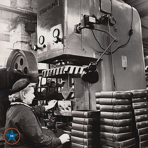 Ausstellung „VEB Zukunft GmbH“ 05. Mai · 15.00 Uhr · Zeitzeugenkaffee „Haushaltsgeräte" im Industriemuseum Brandenburg Ausstellung „VEB Zukunft GmbH“ 05. Mai · 15.00 Uhr · Zeitzeugenkaffee „Haushaltsgeräte" im Industriemuseum Brandenburg